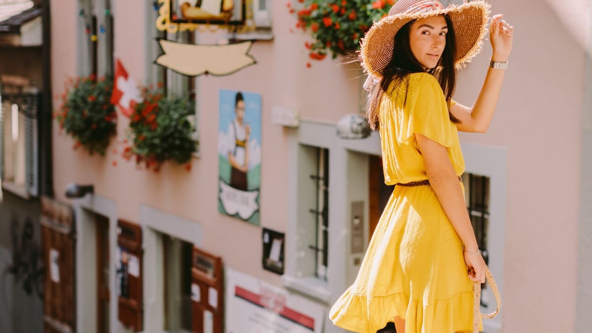 How to Pose for Travel Photos